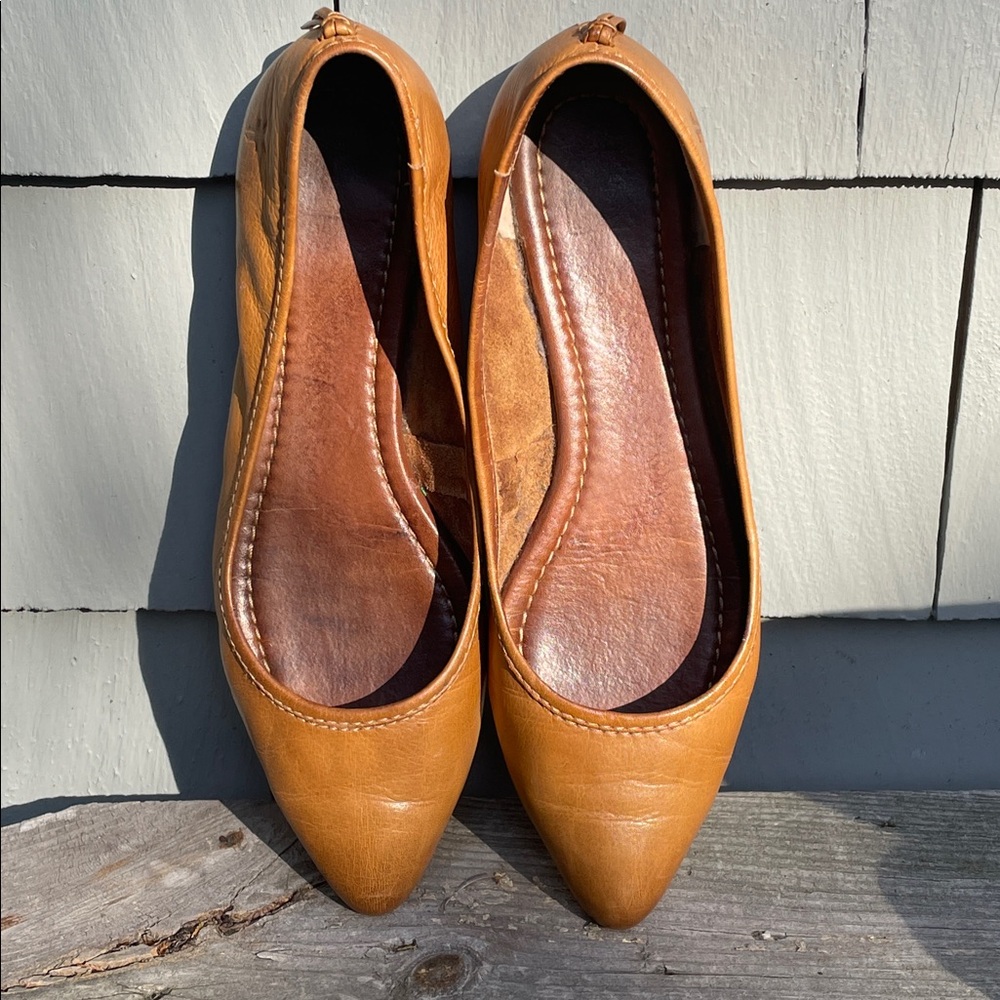 Frye Women's Pointed-Toe Ballet Flats in Light Brown Camel 8.5